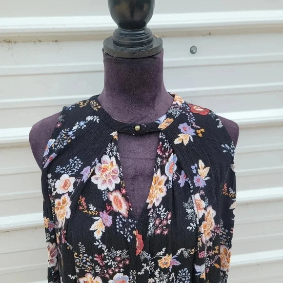 Gypsies Moondust Women's Floral Crepe Sleeveless Keyhole Peasant Blouse Black M - Picture 4 of 10
